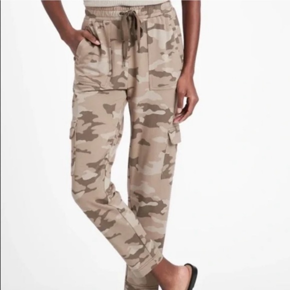 Joggers - Picture 2 of 3